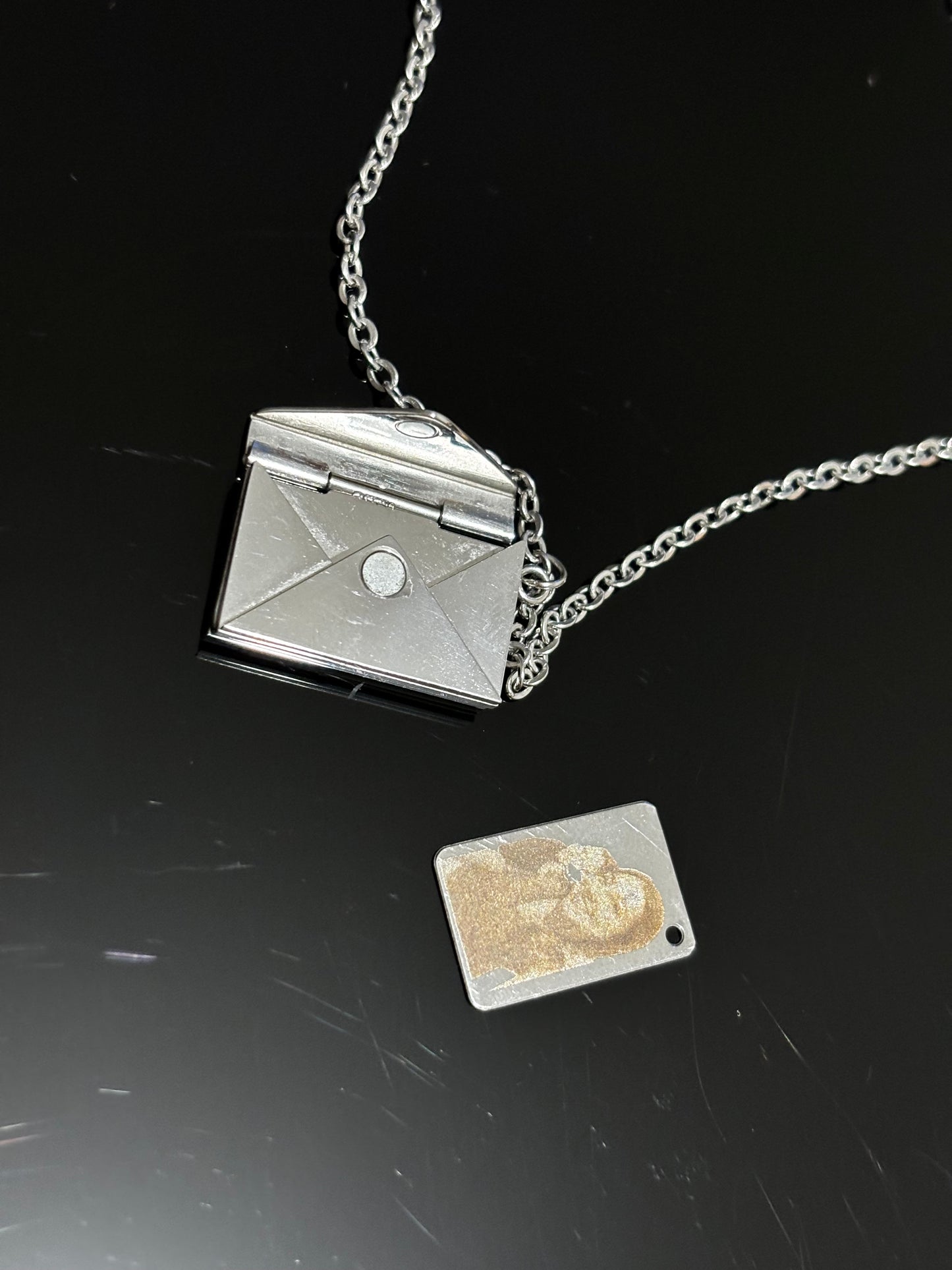 Mini sobre collar con foto grabada